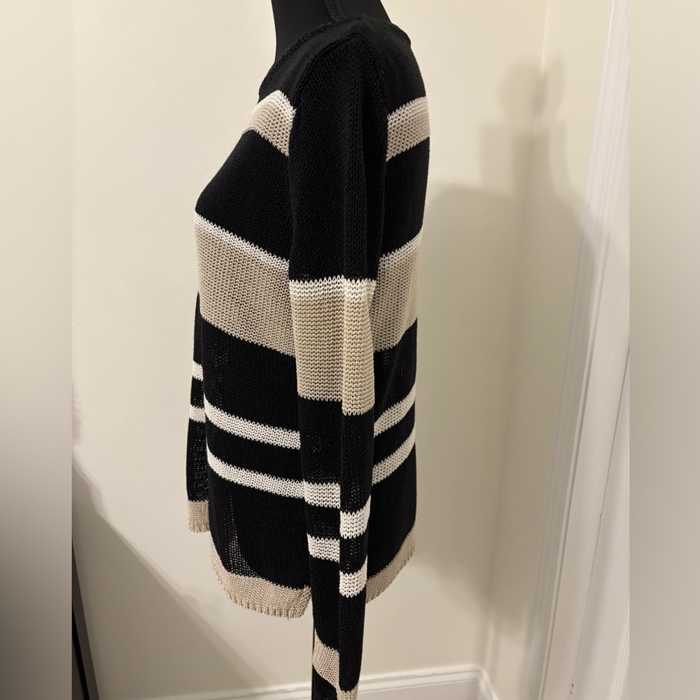 Ann Taylor Black/tan Textured Knit top - Picture 2 of 7